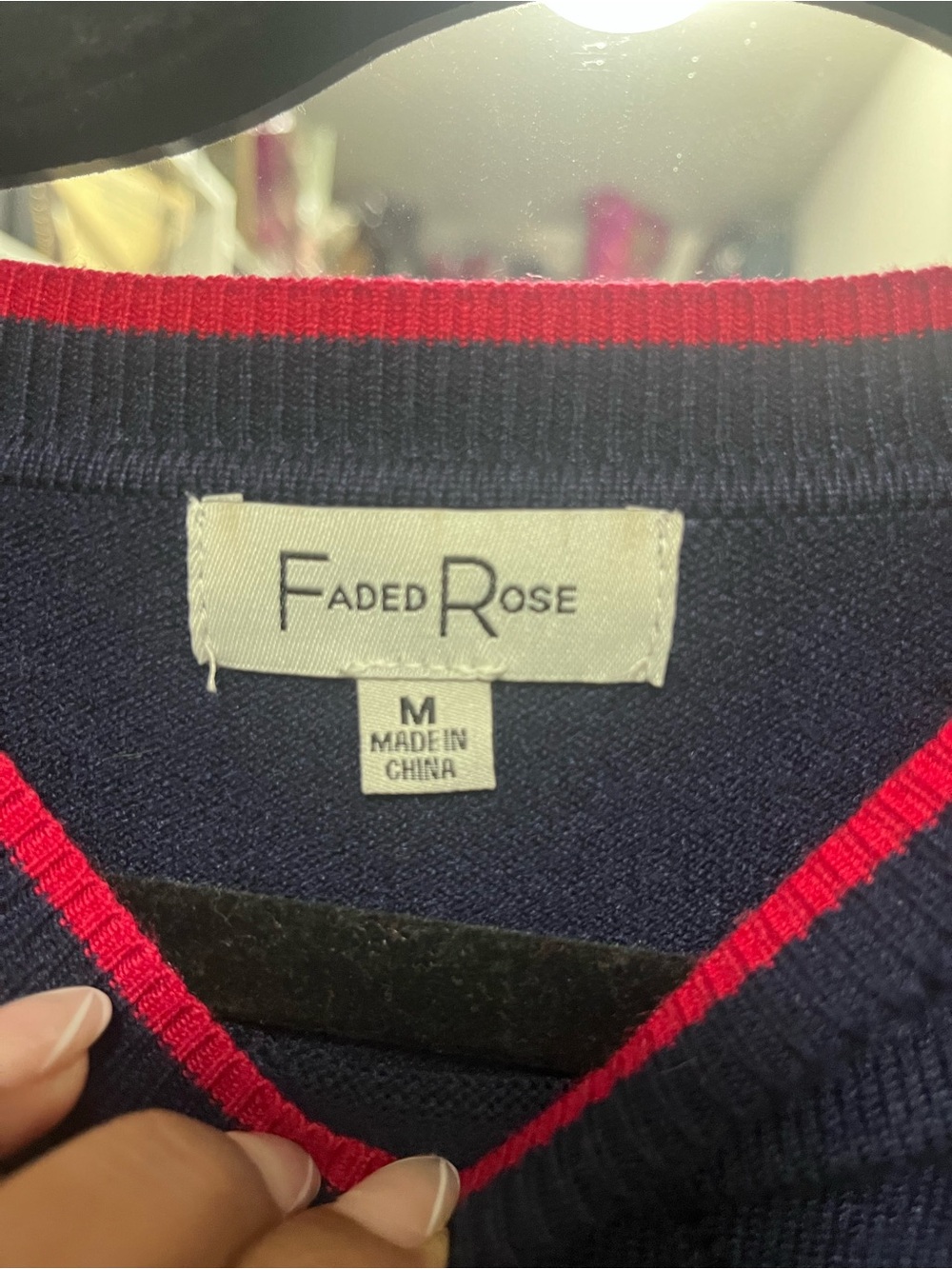 Faded rose viral tennis girl Navy Teddy bear Appliqué Crewneck Sweater medium M - Picture 4 of 4